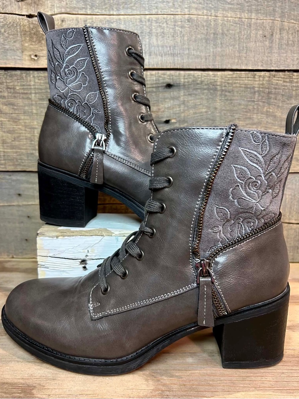 Patrizia by Spring Step “Junia-Rose” Boots - Size Womans 9